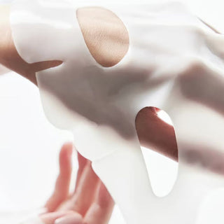 Bildet viser tekstur på kollagenmasken Biodance Bio-Collagen Real Deep Mask.