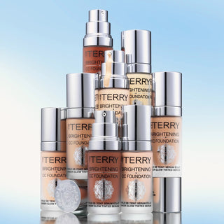 By Terry Brightening CC Foundation flasker i ulike farger