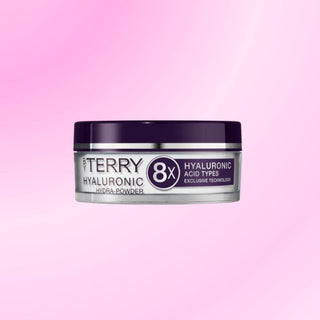 By Terry Hyaluronic Hydra-Powder gir en satinmatt finish og intensiv fuktighet med 8 hyaluronsyrer.