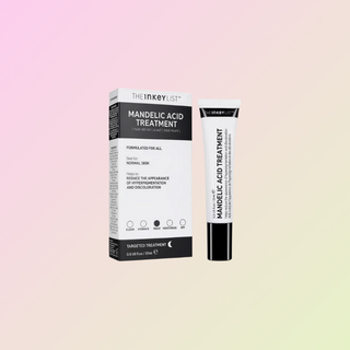 Mandelic Acid Treatment fra The Inkey List, en skånsom eksfoliering som reduserer hyperpigmentering og gir fuktighet til huden med 10% mandelsyre.