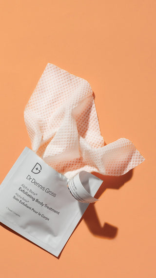 Exfoliating Body Treatment som jevner ut hudtonen og gir fukt.