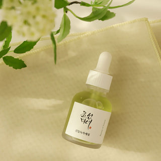 Beauty Of Joseon Calming Serum – lett tekstur som trekker raskt inn, egnet for sensitiv og kombinert hud.