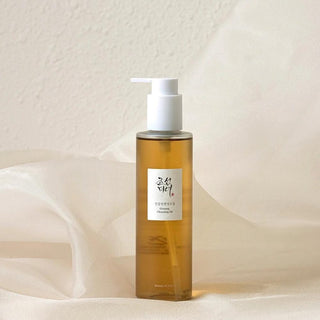 Nærbilde av Beauty of Joseon Ginseng Cleansing Oil, tekstur og emballasje