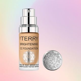 Flaske av By Terry Brightening CC Foundation i nyansen 5W – Medium Tan Warm