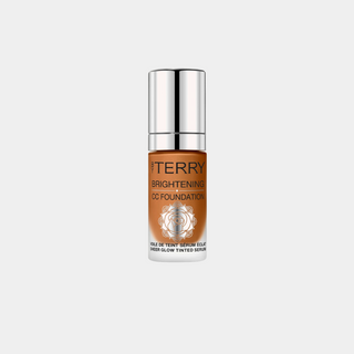 Flaske av By Terry Brightening CC Foundation i nyansen 7W – Medium Deep Warm