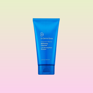 Hyaluronic Marine Meltaway Cleanser fra Dr. Dennis Gross fjerner vannfast sminke og smuss uten å irritere huden.
