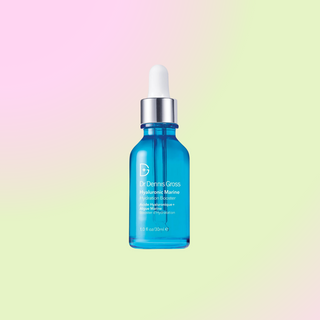 Dr. Dennis Gross Hydration Clinical Booster tilfører fuktighet med hyaluronsyre og kokosnøttjuice for en myk og plumpet hud.