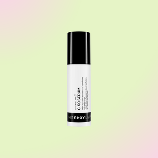 Inkey C-50 Serum med vitamin C og E for å redusere kviser og urenheter.