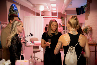 Bildet viser Lokalet Ljoma hud på et arrangement. 