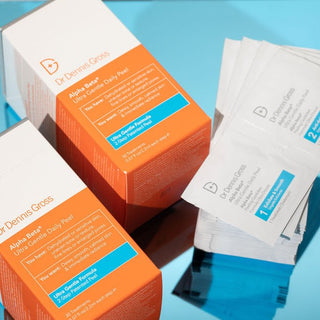 Alpha Beta™ Ultra Gentle Peel med melkesyre og mandelsyre for fuktighet.