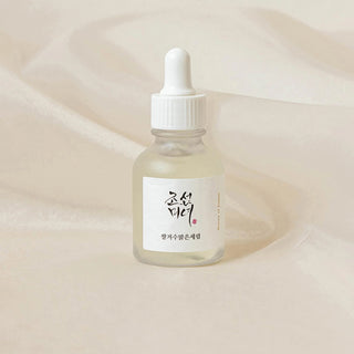 Lett koreansk serum fra Beauty Of Joseon med risekstrakt og arbutin – gir glød, fukt og reduserer mørke flekker.