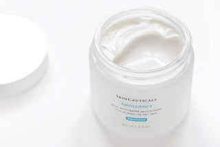 Rik fuktighetskrem fra SkinCeuticals, perfekt for tørr og sensitiv hud.